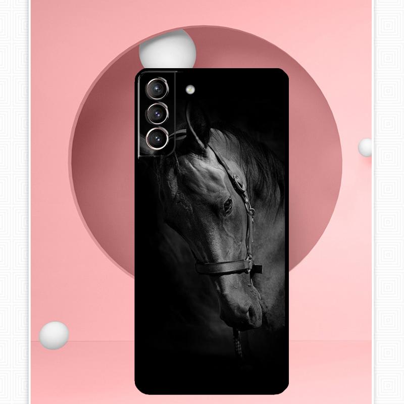 Черный Белый Лошадь Чехол для Samsung Galaxy S23 S24 Ultra S8 S9 S10 S22 Plus Note 10 20 Ultra S20 S21 FE Чехол