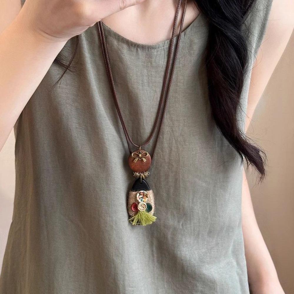 New Chinese Style Feather Leaf Pendant Necklace Vintage Sweater Chain Long Ropse Necklace  Women