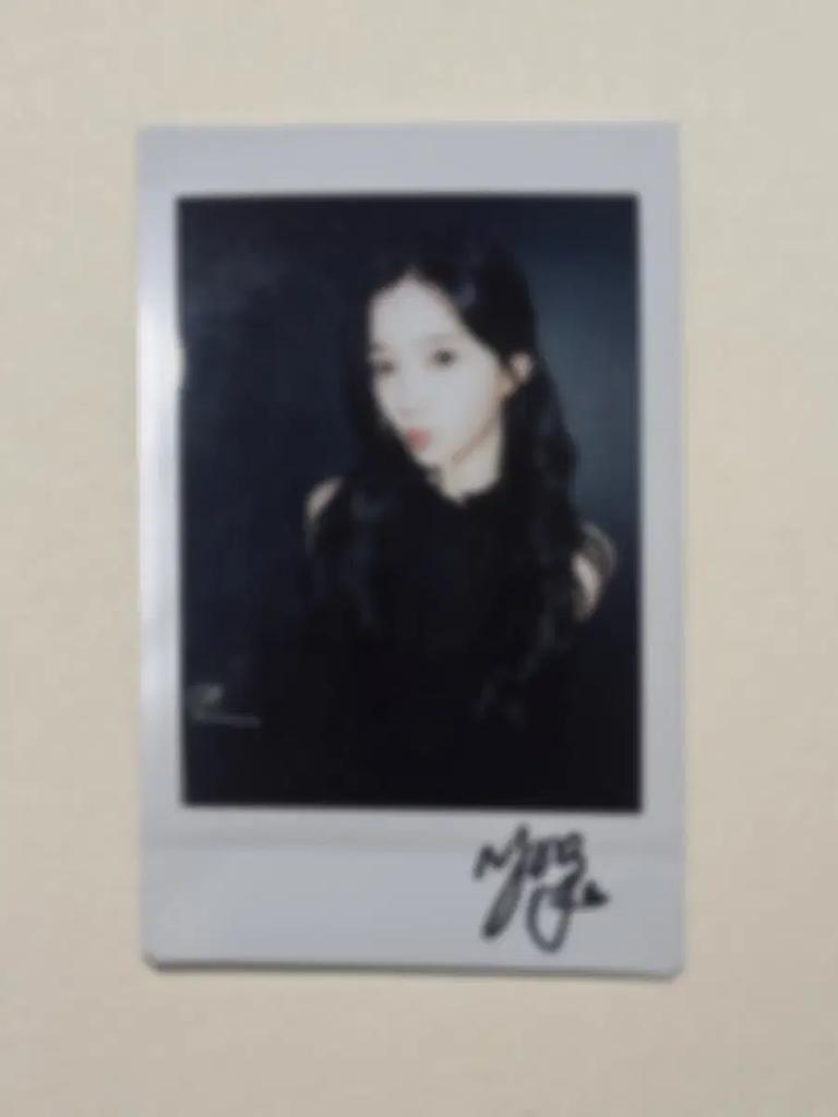 TRIPLES 260130 Fan Signing Event Kim Yoo-young Autographed Polaroid