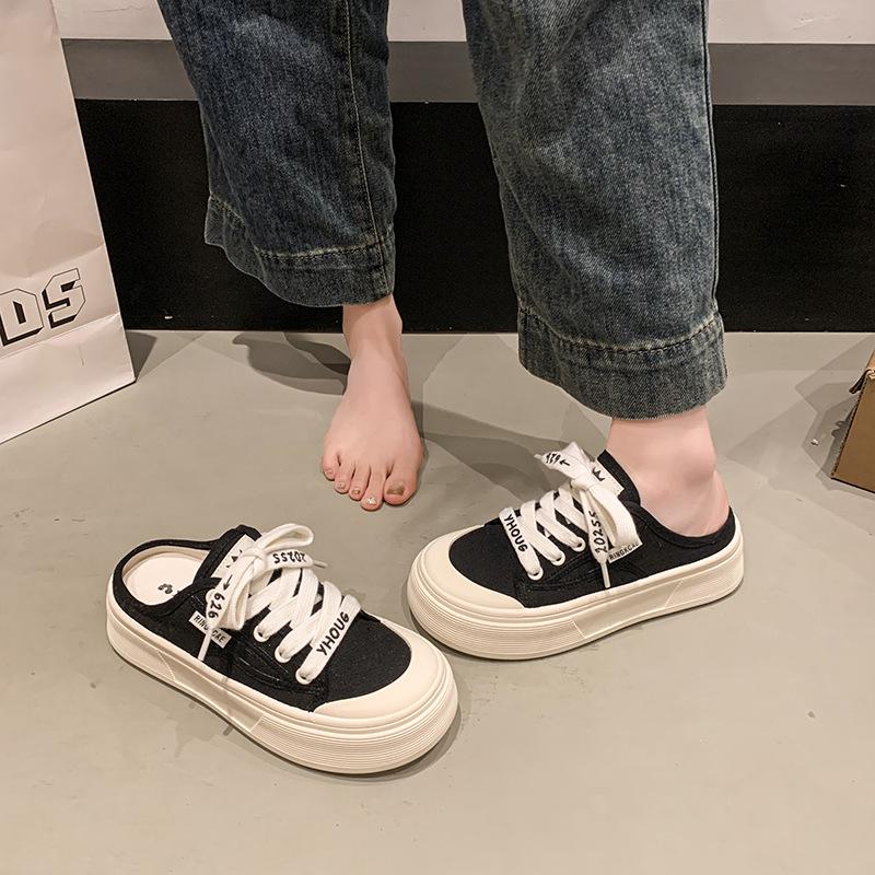 Туфли-лодочки на толстой подошве с закрытым носком и полушлепанцы для женской летней обуви 2025 супер горячие новые маленькие белые туфли, ретро ленивые туфли на одной педали для беременных