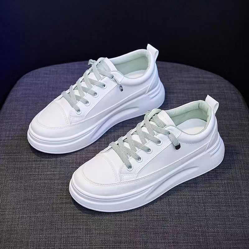 Маленькие белые туфли женские 2024 весна новые популярные одинарные туфли универсальные повседневные туфли на платформе женские студенческие интернет знаменитости спортивная обувь