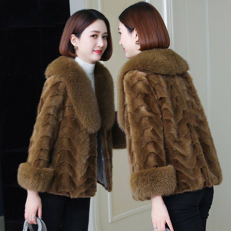 Пальто из искусственного меха норки женское новое зимнее маленькое пальто средней и пожилой женщины с воротником из искусственного лисьего меха, наряд для мамы