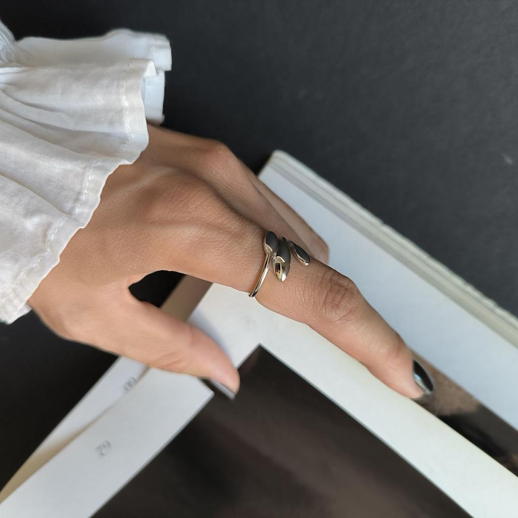 Серебряное кольцо с без камней, вес изделия 2,5 гр (2185765)