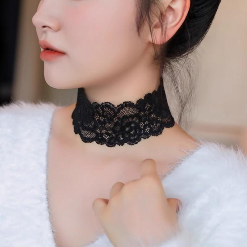 Женский кружевной манишка-шарф – Стильный аксессуар для сокрытия морщин и защиты шеи с акцентом на пуговицу