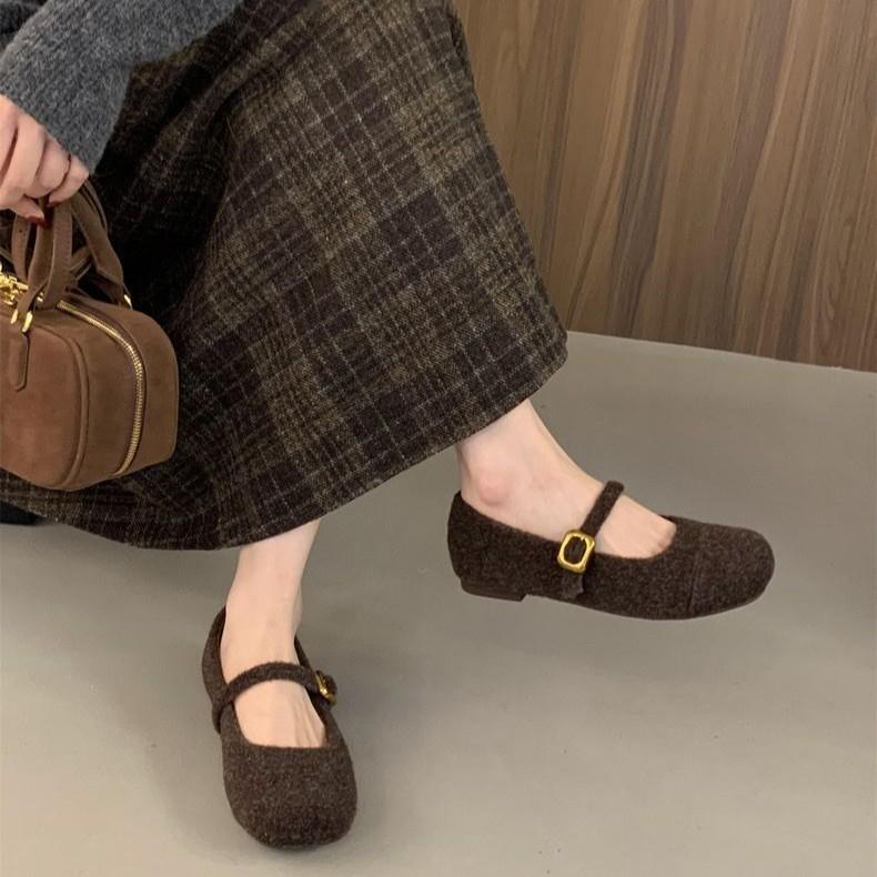 Высококачественные пушистые туфли для женщин, новые осенне-зимние туфли Мэри Джейн на плоской подошве с ретро-темпераментом