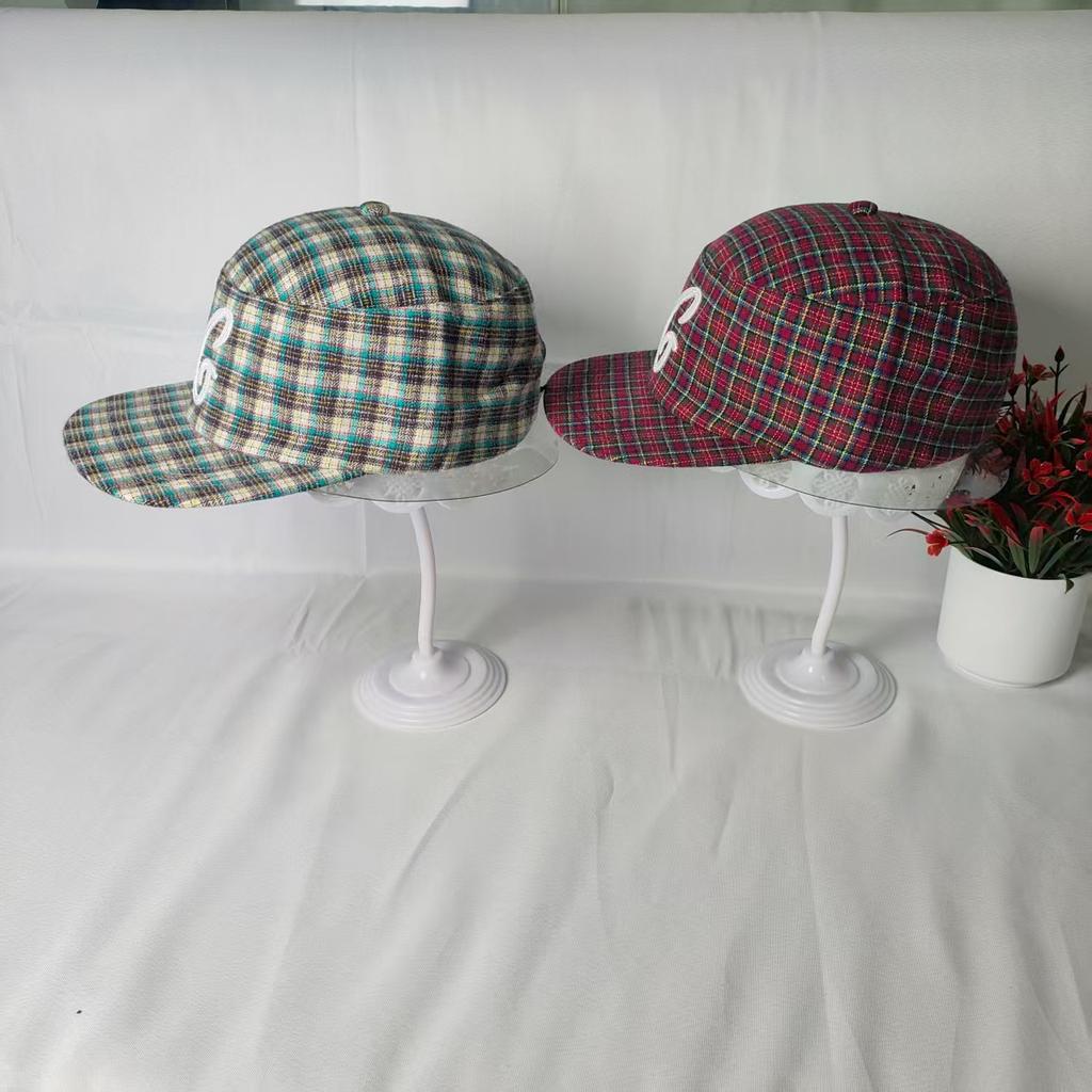 Parent-child plaid letter equestrian hat women's autumn and winter new retro face small flat-brimmed knight hat peaked cap