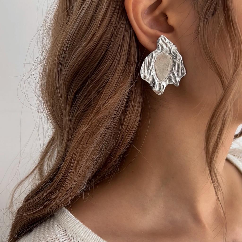 Аксессуары Простые металлические геометрические круглые глянцевые INS Feng Shui пульсирующие нерегулярные геометрические серьги-гвоздики женские