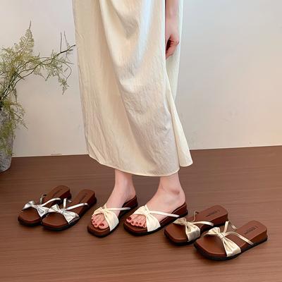 Французские красивые крутые тапочки женские летние 2025 новые вечерние сказочные сандалии на толстой подошве клинья