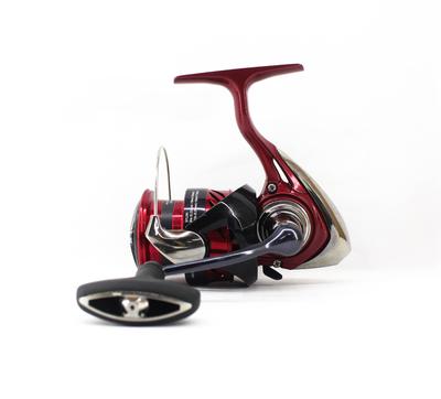 Daiwa Катушка спиннинговая 24 Revros R LT 3000 CXH (1064)