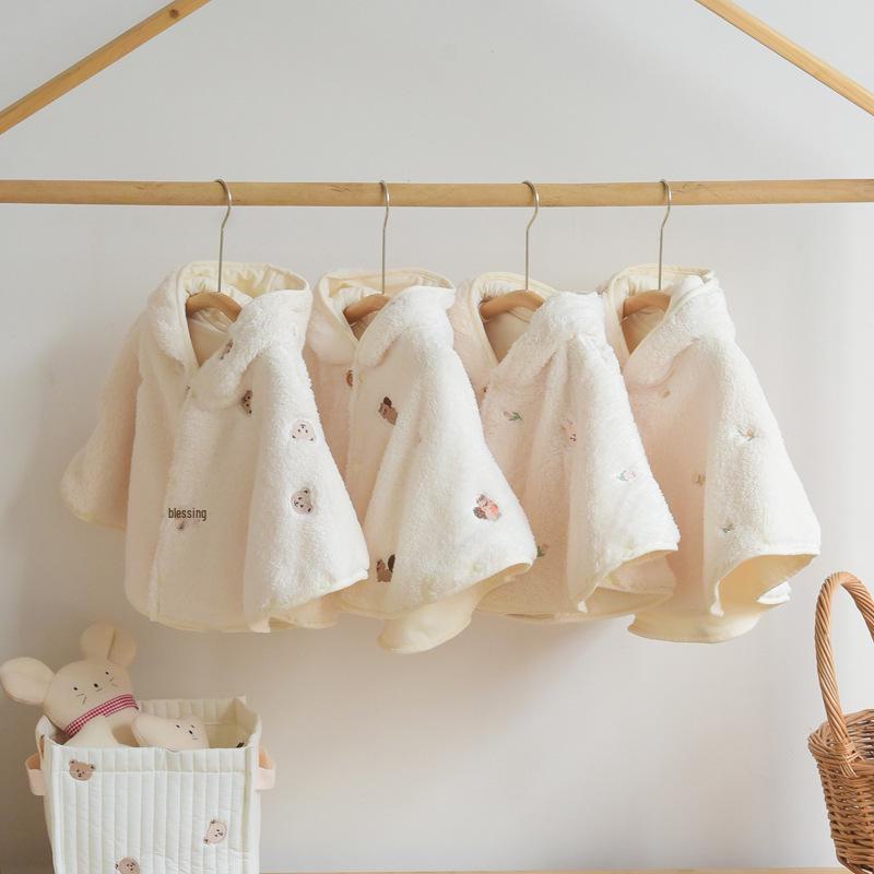 Детская флисовая накидка с капюшоном INS Coral - вышитая, ветрозащитная, теплая шаль