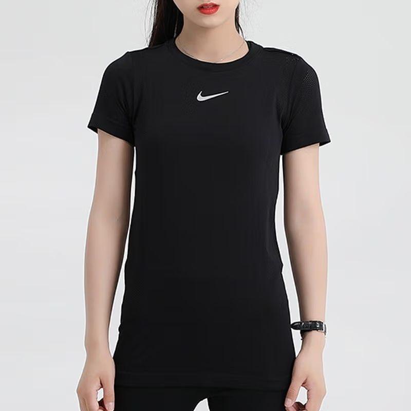 Nike Женские черные футболки с круглым вырезом, умеренного прямого кроя AT4546-010