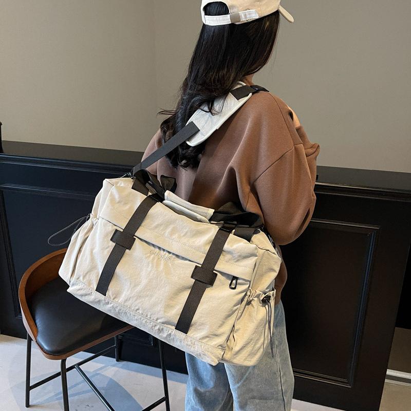 Fashionable Fitness Bag for Men and Women Casual Simple Travel Bag for Travel Bag Dry and Wet Separation Crossbody Bag