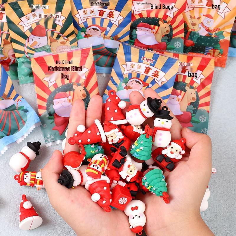 Christmas Figurine Keychain: PVC Soft Rubber Ornament for Bag Decoration & Small Gift