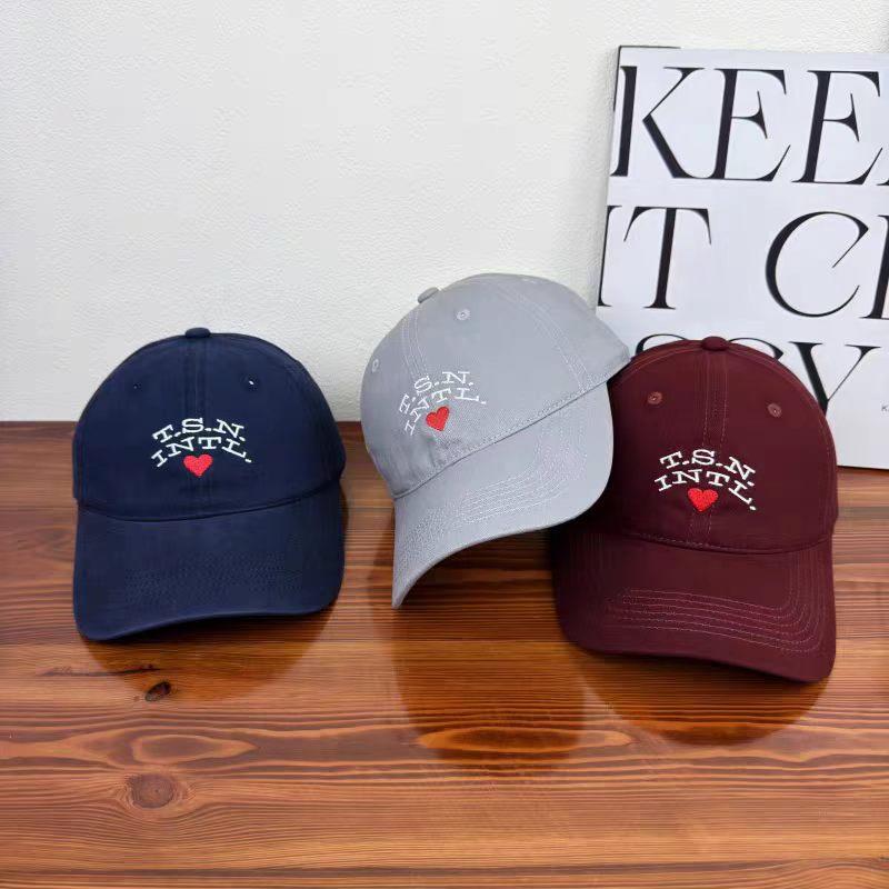 Korean-style, niche design, heart-shaped letter embroidery, soft-top baseball cap for women, makes the face look smaller