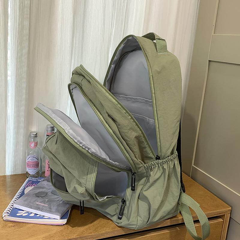 Lightweight Backpack Women's Outdoor Backpack Large Capacity Travel Bag Student Schoolbag