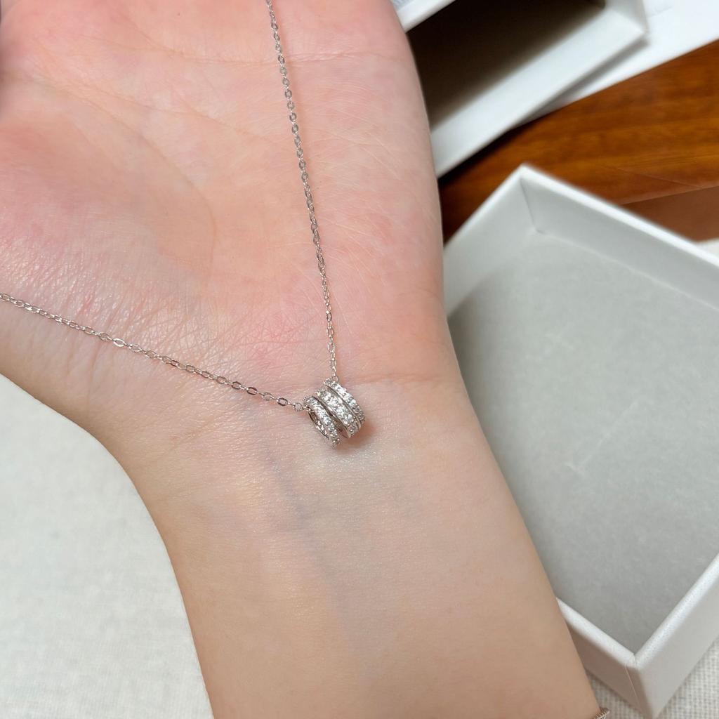 Three Ring Small Waist Necklace, Women's Light Luxury Style, Fashionable Temperament, Versatile, Circular Transfer Bead Pendant