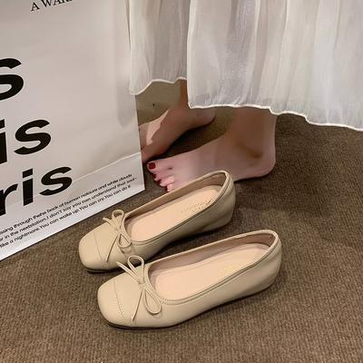 Французский темперамент квадратная голова бант неглубокий носок одинарные туфли женские летние 2025 новые модели с юбками плоские туфли на мягкой подошве женские туфли