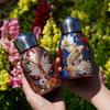 Изолированная бутылка для воды из нержавеющей стали с мини-вакуумной чашкой - яркие цветочные и кои дизайны, идеально подходит для путешествий и ношения.