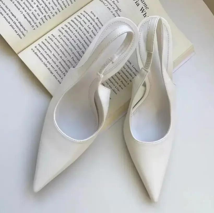 2024 Французские сандалии с острым носком для женщин, летние тонкие минималистичные туфли OL single на среднем каблуке