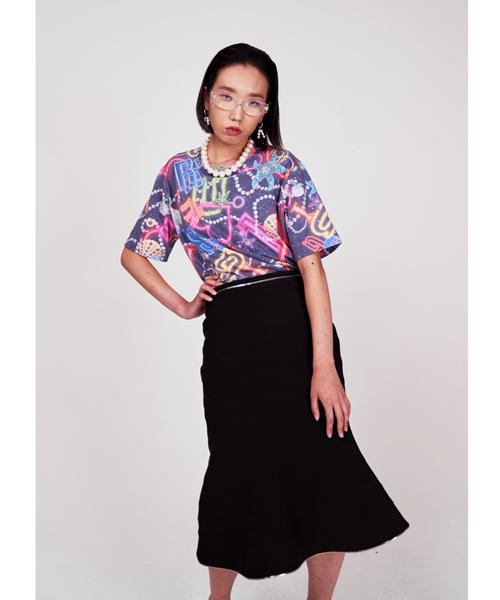 GREEDILOUS Neon Lettering Shorts Sleeve Vintage Top
