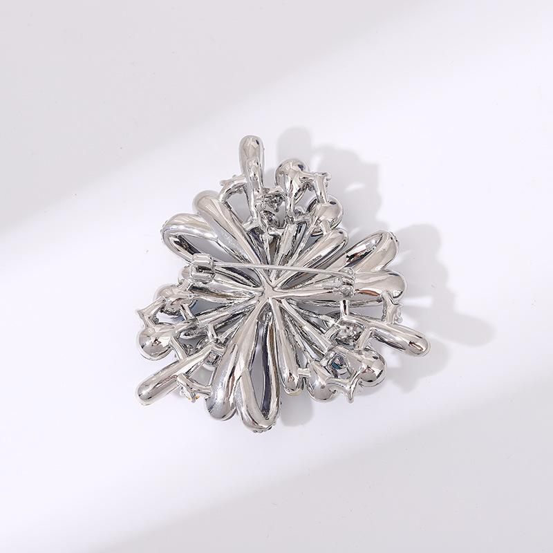Кристалл Алмаз Кристалл Цветок Булавка Медная Брошь Брошь Аксессуары Премиум Нишевые Аксессуары