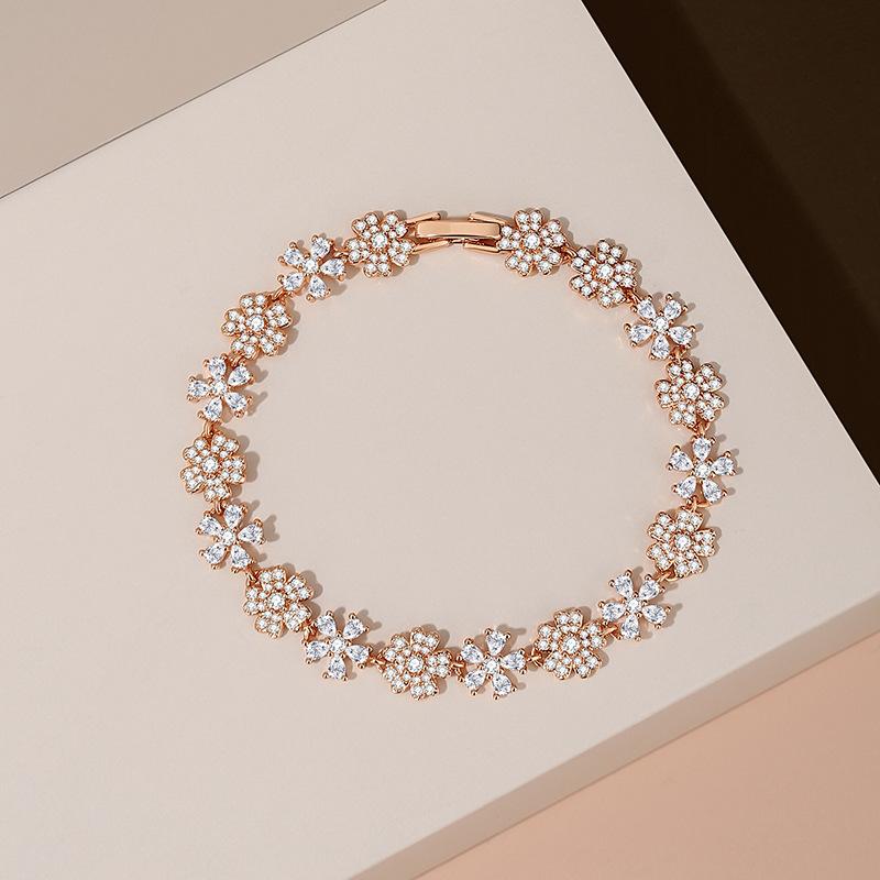 Легкий роскошный темпераментный цветочный браслет для женщин, нишевый дизайн, циркон, ювелирные изделия для поездок на работу