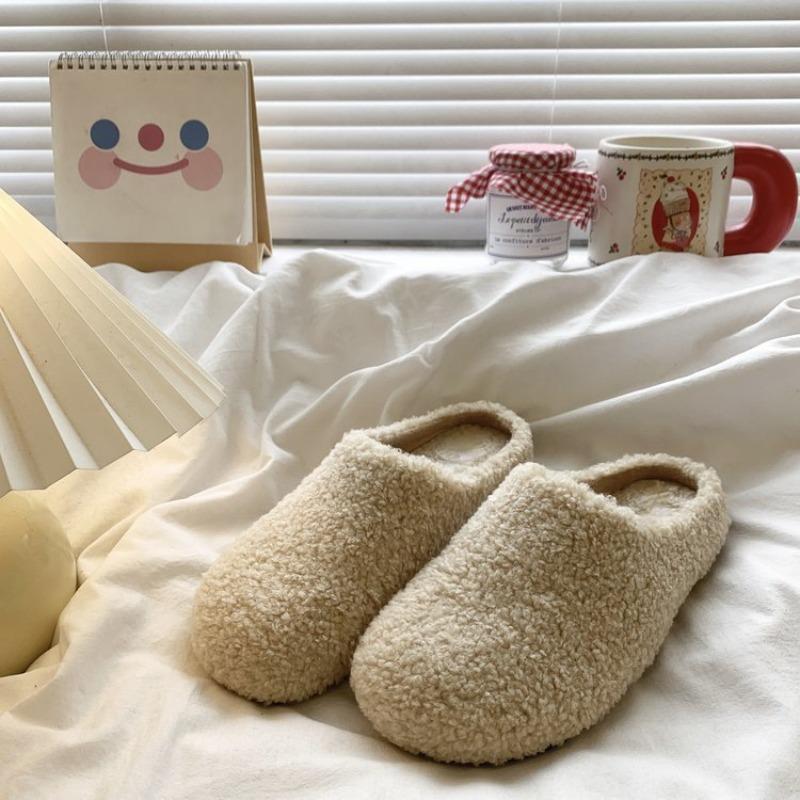 Белые пушистые туфли женские туфли на плоской подошве с закрытым носком полутапочки осенне-зимняя носка теплые плюшевые хлопковые тапочки пушистые шлепанцы женские модели