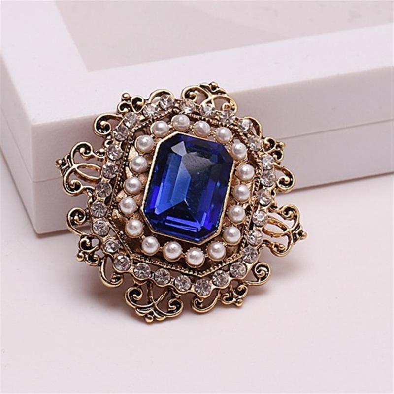 Elegant Clothing Fastener Fashion Accessory Clothing Jewelry Vintage Brooch Crystal Lapel Pin Gift for Woman Girls