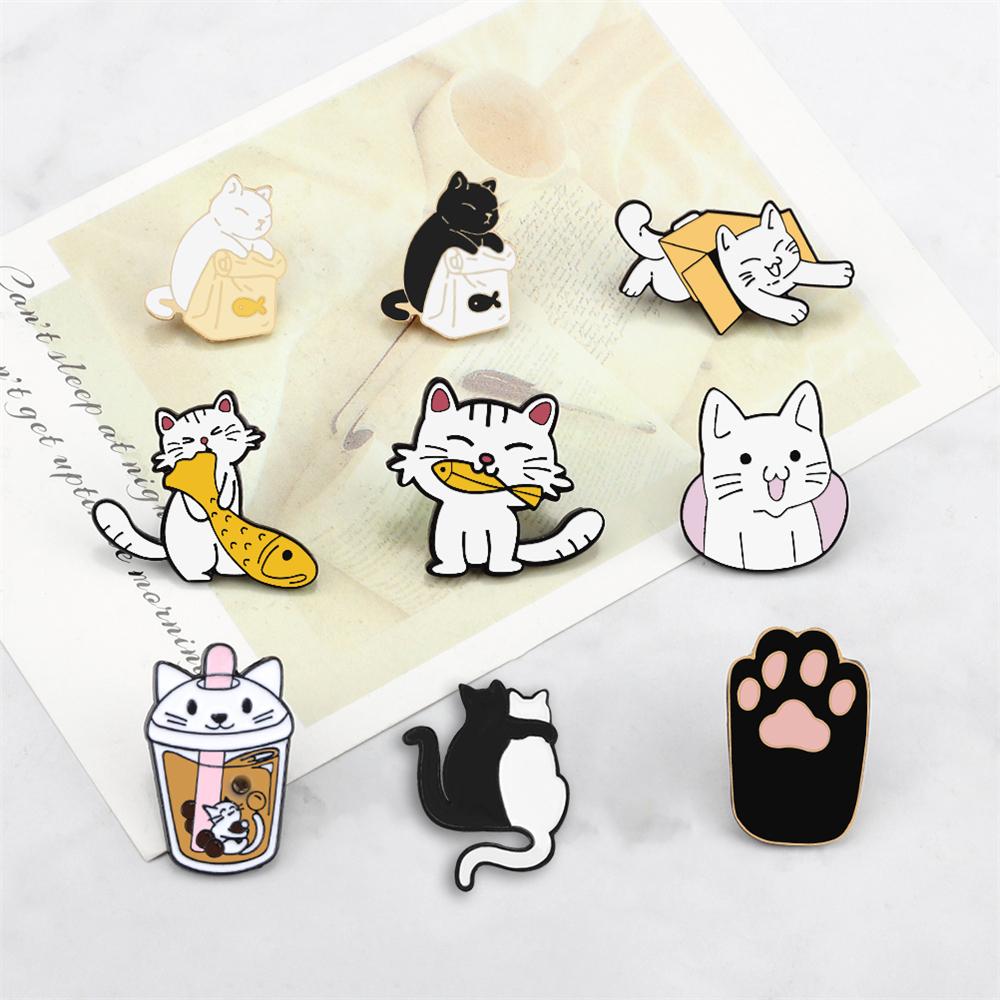 Панк Эмалевые значки с черными кошками и ножом Модные милые броши с животными Мультяшные значки на лацкан Значки Ювелирные изделия Подарки для друзей