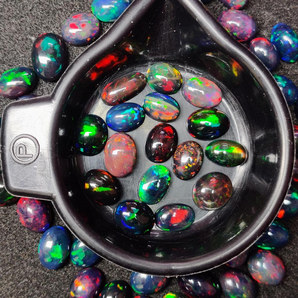 Лот кабошона с черным опалом, лот овальной формы, кабошон с ярким опалом, лот драгоценных камней опала, эфиопский опал.