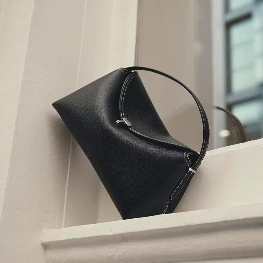 Luxury Swedish Cowhide Commuter Bag: High-Capacity Shoulder, Crossbody, or Underarm Handbag