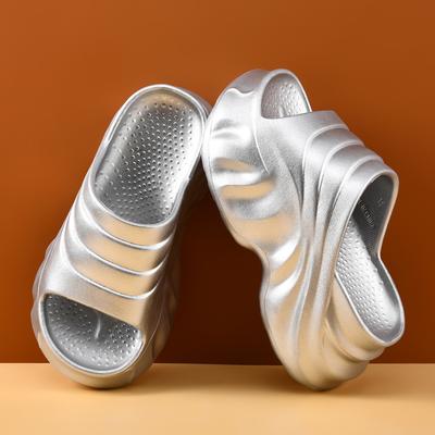 Шлепанцы на толстой подошве женские летние новые с открытым носком универсальные на мягкой подошве увеличивающие рост шлепанцы на одной перемычке премиум класса противоскользящие