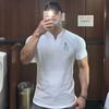 Muscleguys Мужская новая футболка с коротким рукавом для фитнеса и тренировок, спортивный топ с v-образным вырезом для бега на открытом воздухе