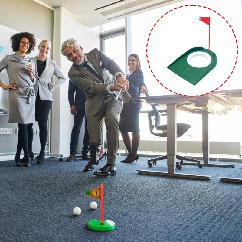 Light weight Golf Practice Equipment Plastic Golf Putting Practice Cups Flags for Backyard and Camping Drills