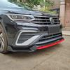 Совместимый с базовой моделью Volkswagen Tiguan L 2022 года, этот комплект включает передний сплиттер, накладку на бампер, задний спойлер и угловые накладки.