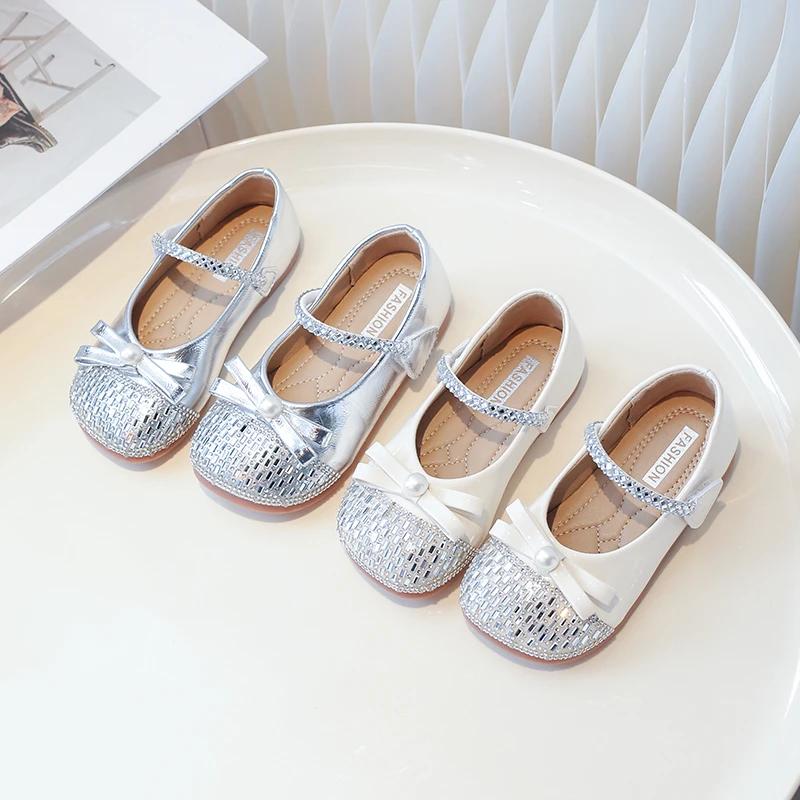 2024 Детские кожаные туфли для девочек, осень, новая мода, корейский стиль, сладкие бантики, удобная мягкая подошва, нескользящая обувь