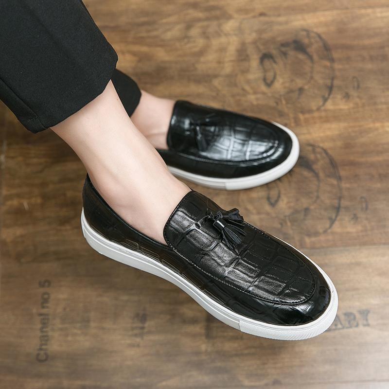 Fashion Classic Mens Casual Loafers Driving Shoes Moccasin Fashion Male Comfortable Slip On Leather Shoes Men Tassel Dress Shoes Big 47