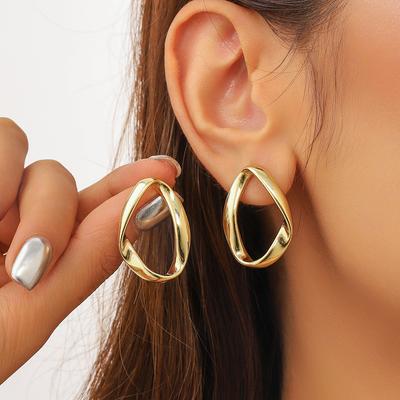 Нишевый дизайн High Sense Light Luxury Circle Plain Circle Stud Earrings Geometric Irregular Fashion Retro Earrings