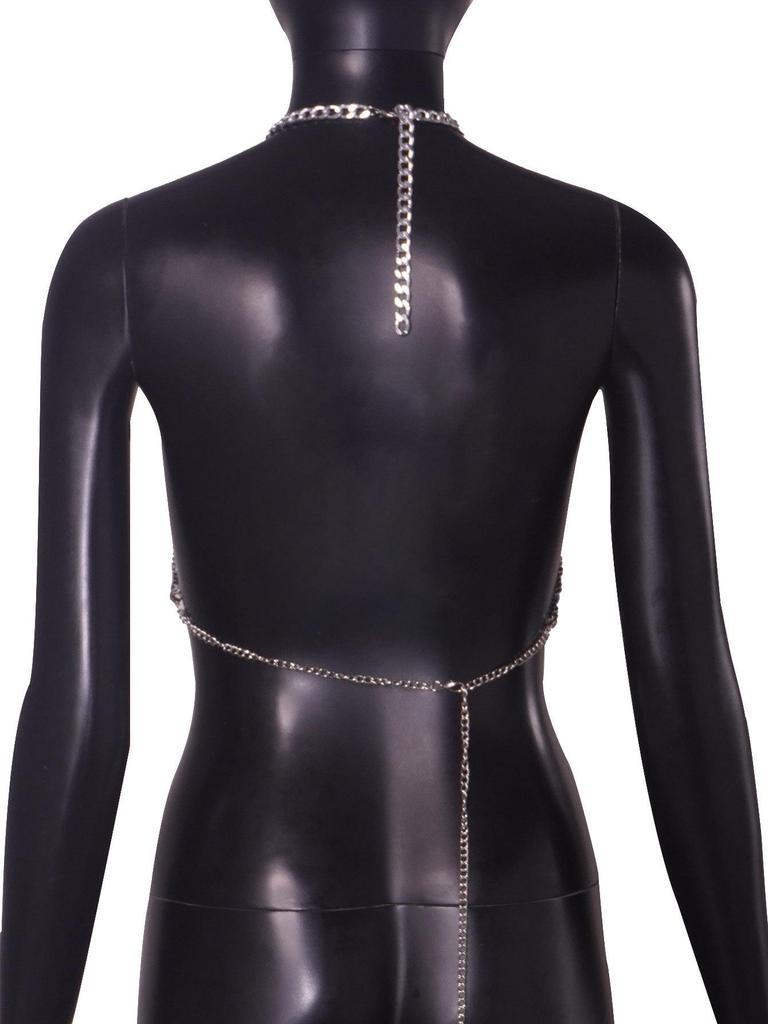 Европейский музыкальный фестиваль 2024 года. Топ-труба с металлической цепочкой и открытой спиной. Сексуальный топ