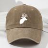 Baseball caps for men and women with deer pattern print, retro style, outdoor leisure style, minimalist design