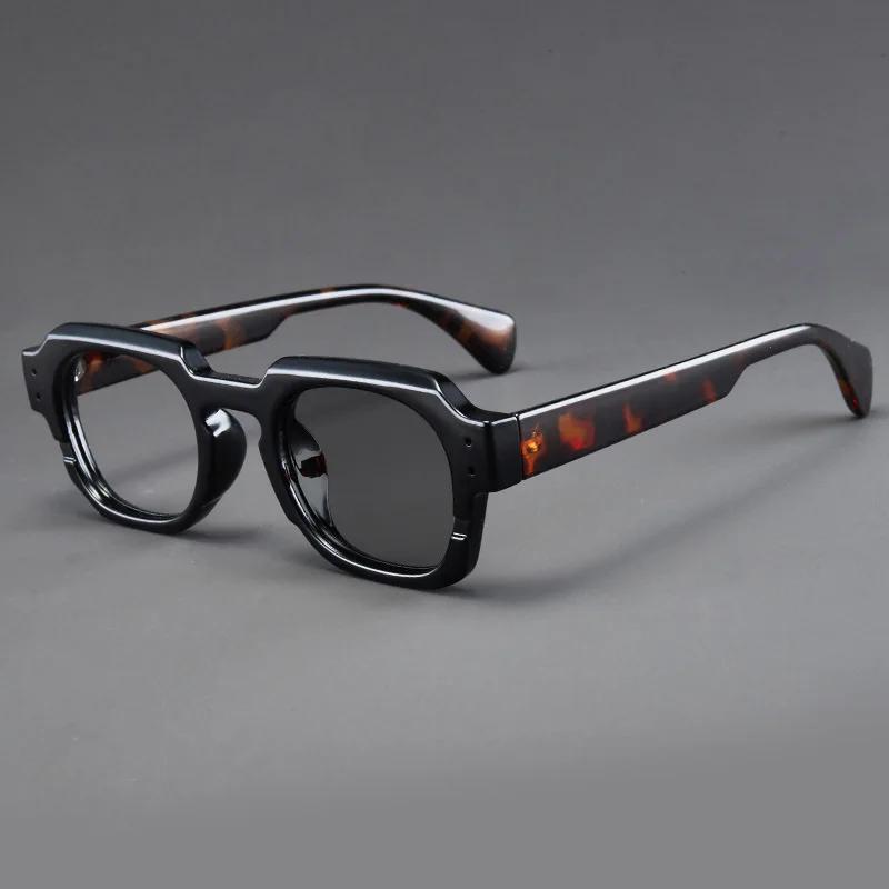 Trendy Square Photochromic Reading Glasses Unisex Variable Grey Presbyopia Eyewear with Diopters