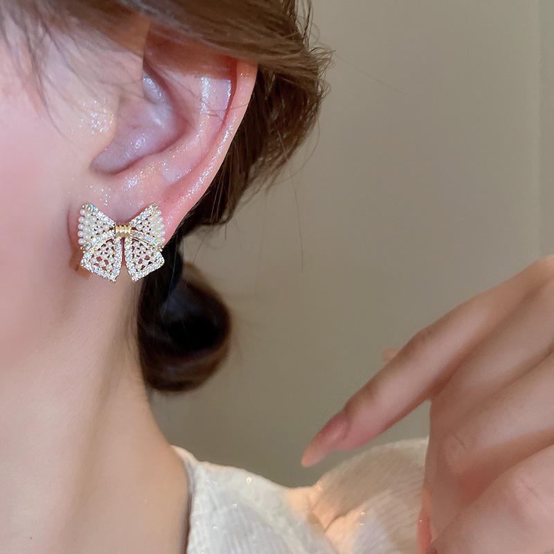 Zircon Bow Artificial Pearl Stud Earrings Exquisite Fashion Earrings Light Luxury Premium Versatile Earrings