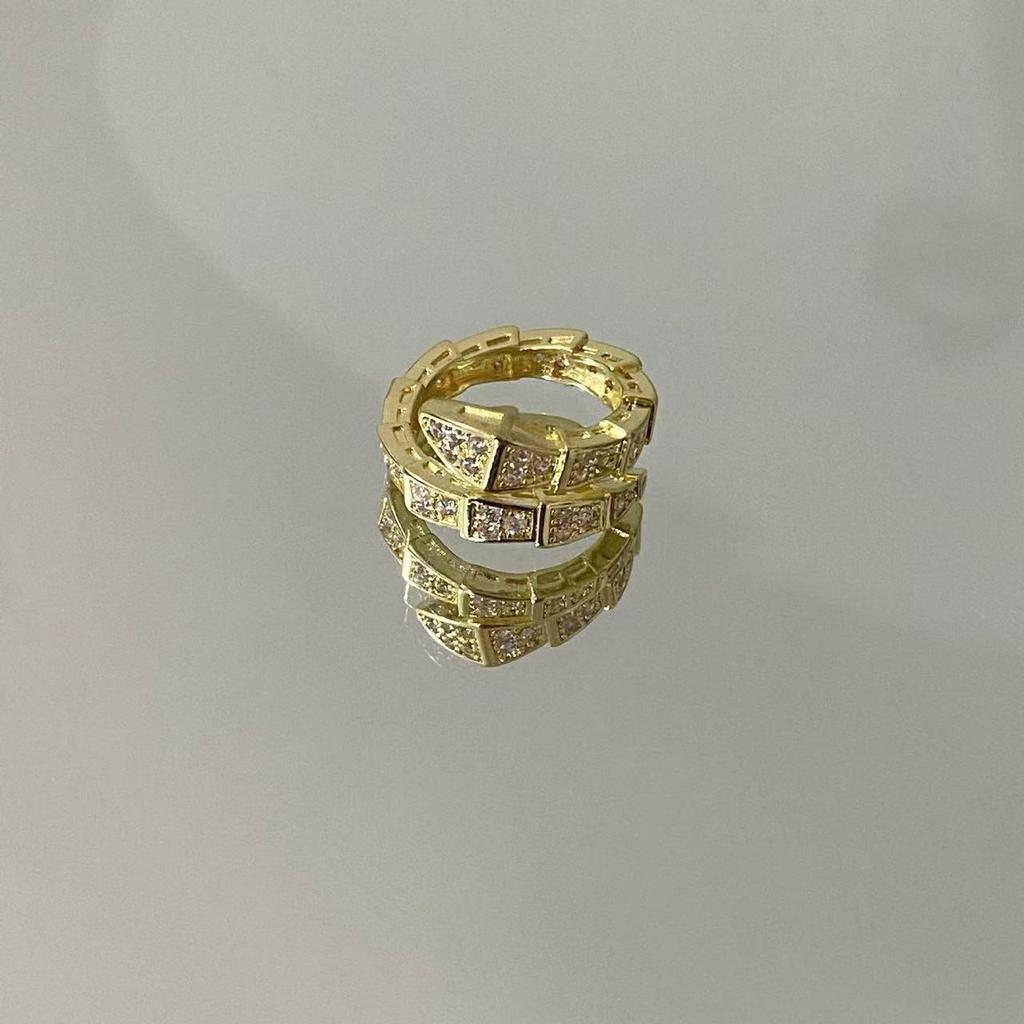 Versatile Snake-shaped Starry Sky Diamond Bracelet – High-end Fashion, European & American Style.