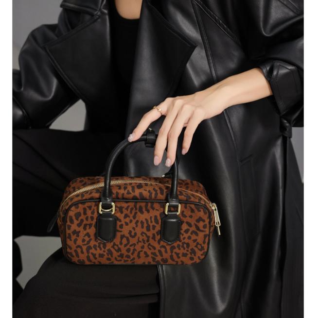 And Leather Small Bag Women's 2025 New Style High-end Sense Retro Hundreds Of Matching Shoulder Bag Fashion Hand-held Small Square Bag