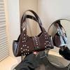 Новая ретро сумка-тоут с заклепками Модная и персонализированная наплечная сумка-подмышка для женщин Тренд Большая вместительная сумка и сумочки CLE