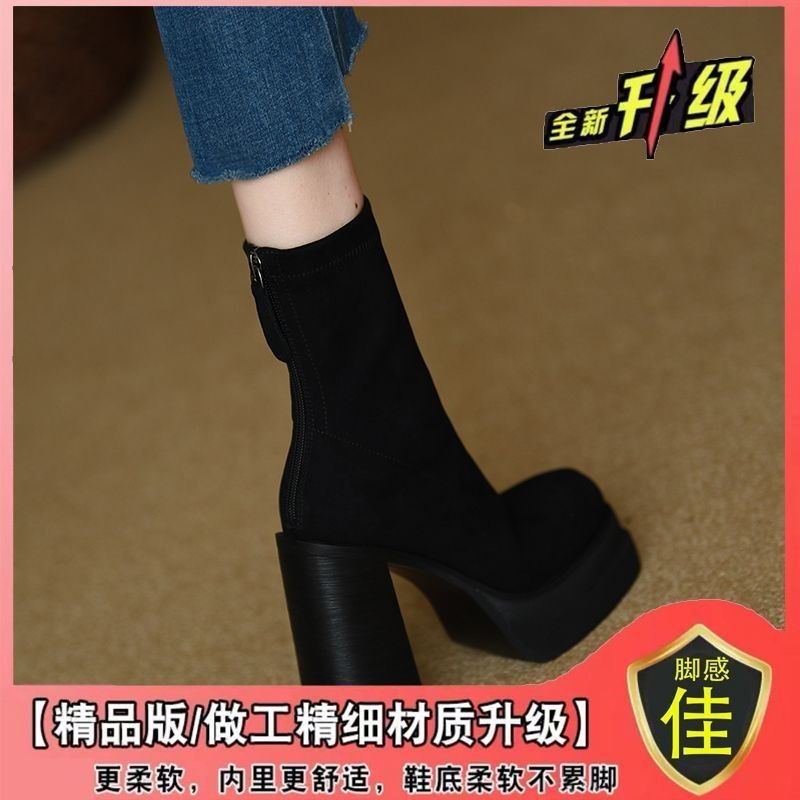 Casual style thick-heeled boots in autumn and winter show long legs and are not tired of standing for a long time. Versatile fashion Martin boots