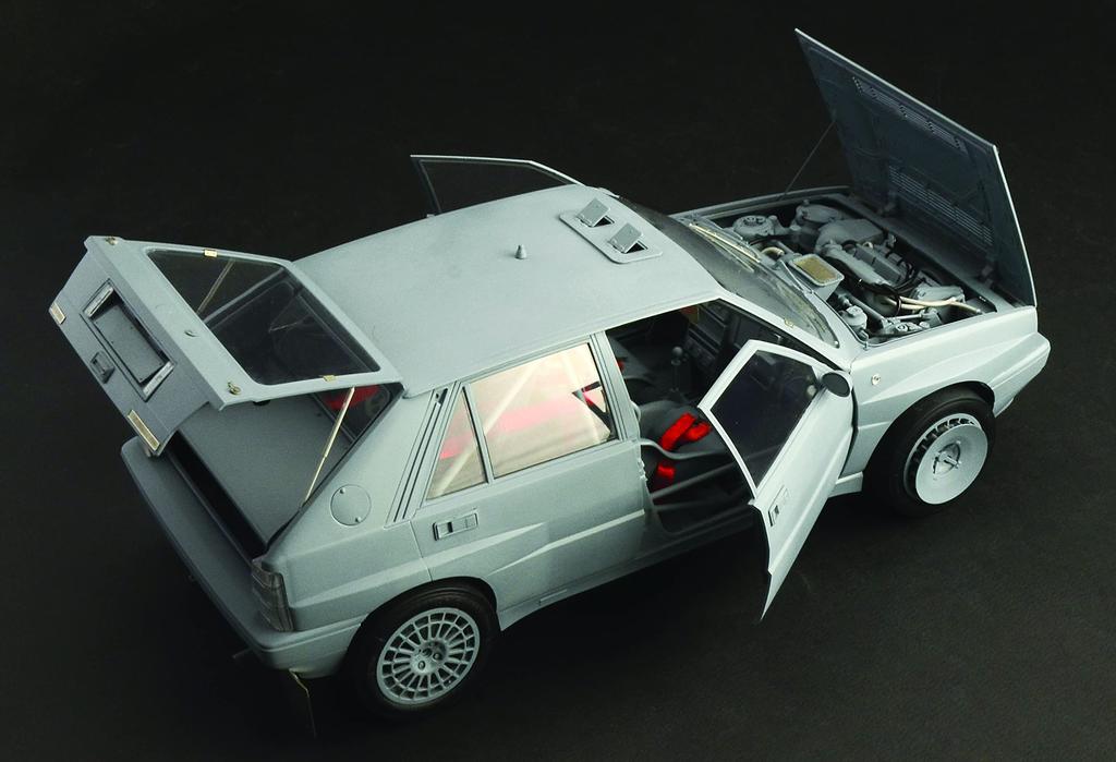 Italeri Tamiya Car Series Lancia Delta HF Integrale 16V Plastic Model 37706 1/12 No.4709