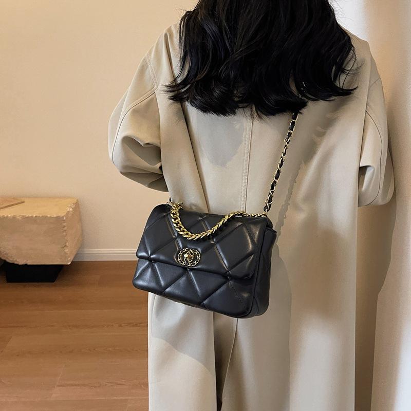 Ромбовидная большая сумка 2025 зима новая модная трендовая сумка через плечо и мессенджер от интернет-знаменитости, большая вместимость, женская, на цепочке, универсальная, в стиле инстаграм