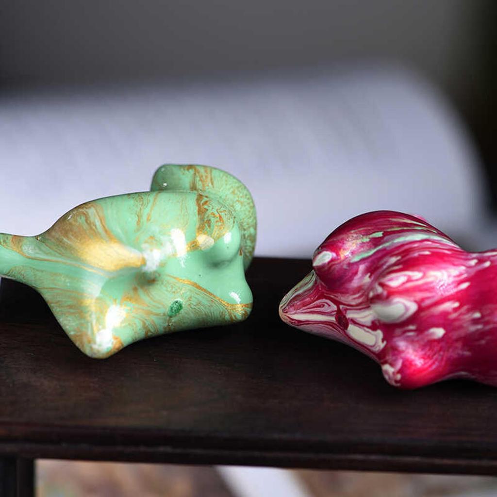 Wooden Cat Ornament Desk Miniatures Statues Cute Carved Cats Art Crafts Floating Paint Micro-landscape Decorations for Bookcase