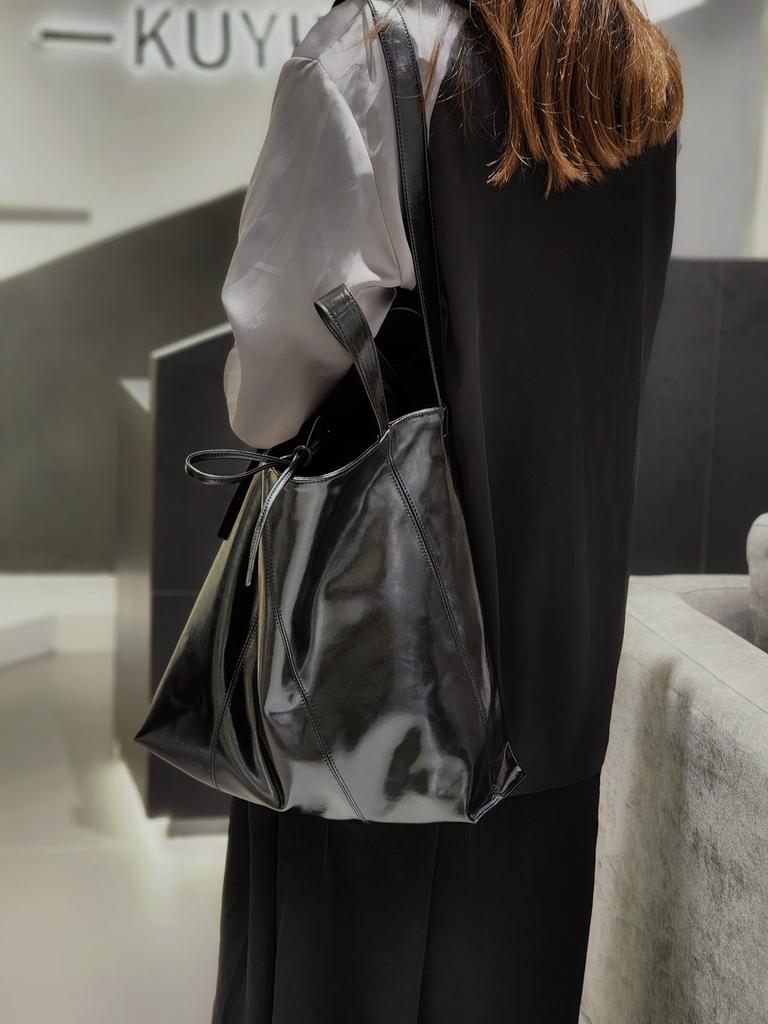 B-grid японская и корейская модная крутая сумка-тоут в ленивом стиле из натуральной кожи с высококачественным ощущением большой вместимости и ощущением расслабления для мягких поездок на работу